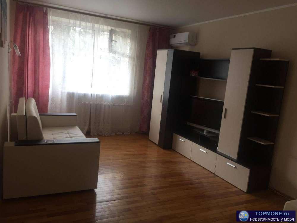 Сдается однокомнатная квартира в престижном районе Геленджика-Толстый Мыс, вся инфраструктура развита:магазин Магнит,... - 1