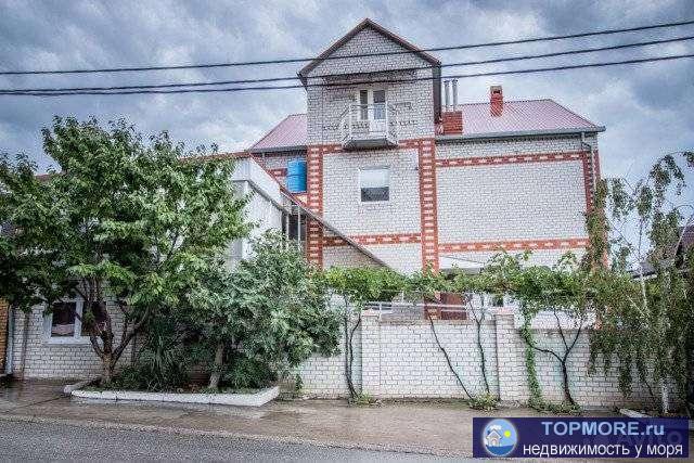 Город Геленджик, микрорайон ''Голубая Бухта'',продам 1/2 часть жилого дома с мебелью и техникой.Дом и земля в... - 1