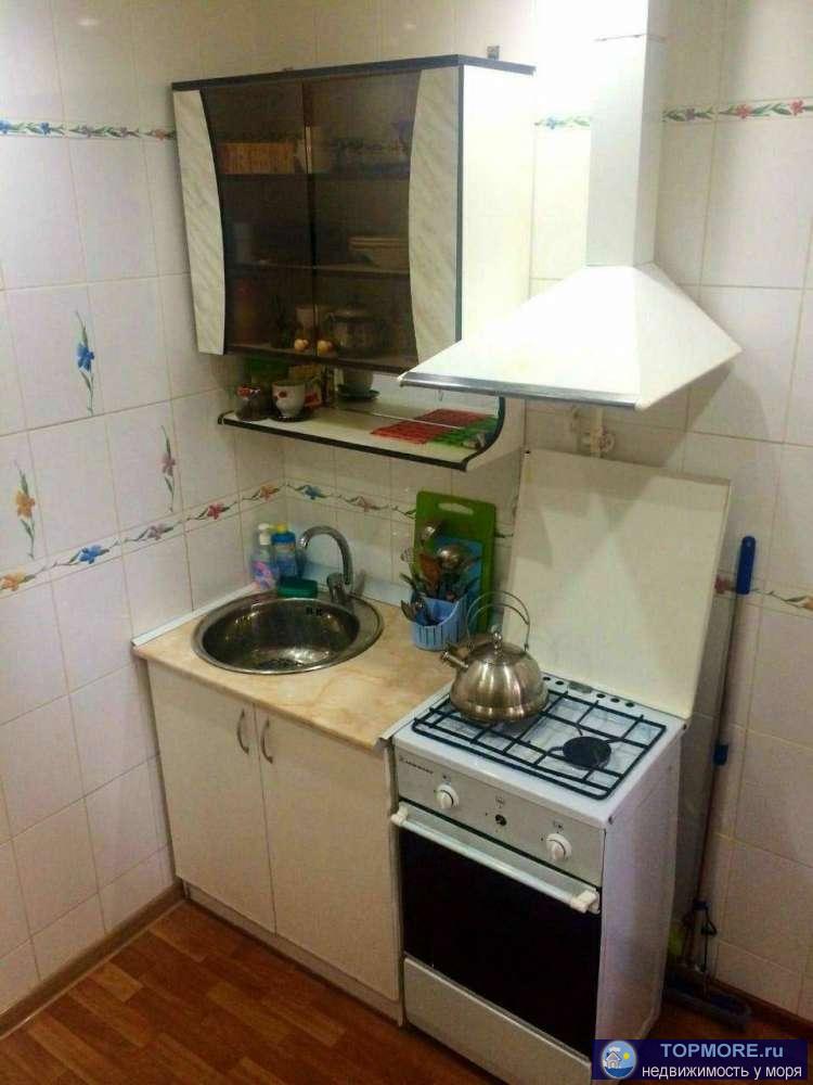 Сдается однокомнатная квартира в центре города. Телевизор, сплит система, холодильник. 100 метров от моря  Минимум 2... - 2