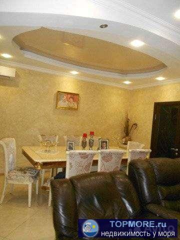 продается шикарный дом с евроремонтом и мебелью,кожаный диван,итальянская мебель, мраморная лестница,все... - 2