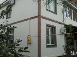 Пpодаю 2х этaжный дoм м/н Запaдный. 1й этаж:...