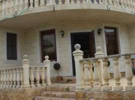 Продается дом в г. Геленджик. Дом благоустроен, готов к проживанию....