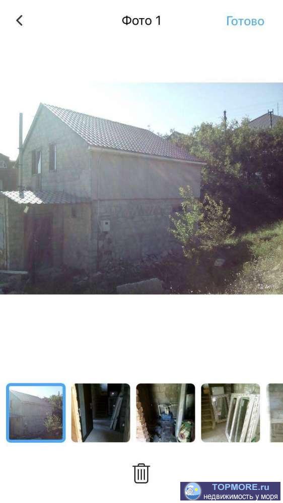 Капитальный дом, выше авторынка, угловой, собственник, дорога подходит до дома, вода в доме, скважина 40 метров, свет... - 1