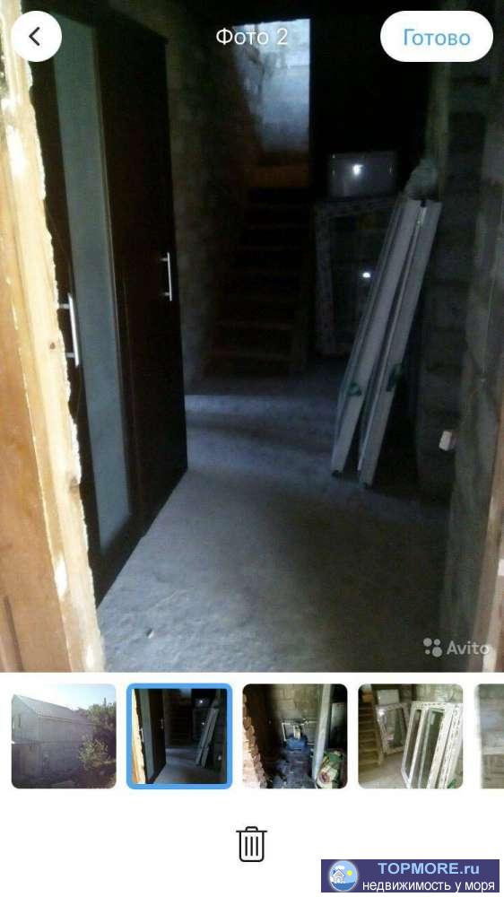 Капитальный дом, выше авторынка, угловой, собственник, дорога подходит до дома, вода в доме, скважина 40 метров, свет... - 2