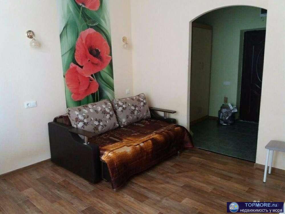 Сдам квартиру в новом доме посуточно или на год.До набережной 15минут по теннистым аллеям,мимо магазинов,аптек и...