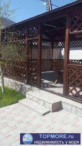 Продается   территория  с жилыми домами   5  деревянных домов, 3 бассейна, 3 бани на дровах,3  беседки, гараж на 4... - 1