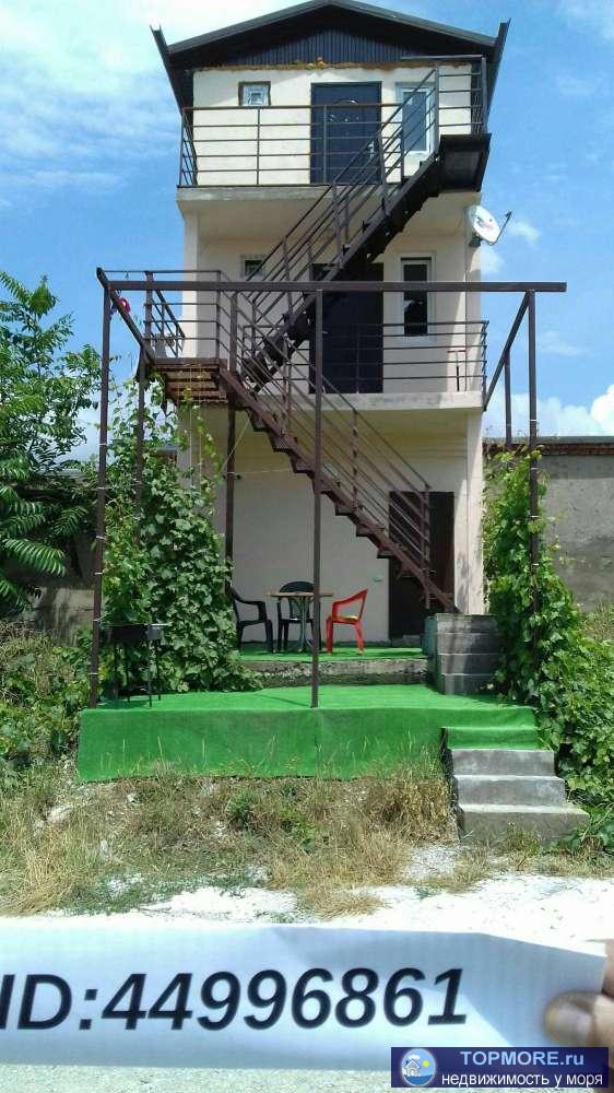 Сдаю Таунхаус. 32 м2 на втором этаже. Все удобства,сплит система,триколор. Есть зона отдыха с мангалом,детский...