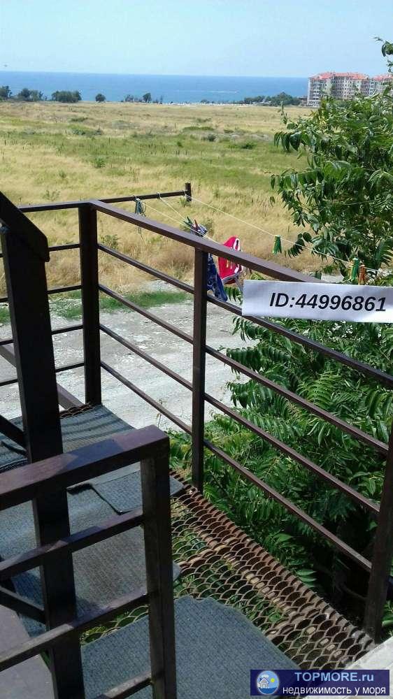 Сдаю Таунхаус. 32 м2 на втором этаже. Все удобства,сплит система,триколор. Есть зона отдыха с мангалом,детский... - 1