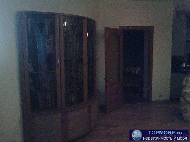 1/3 доля в 4-х этажном жилом доме, в виде самостоятельной квартиры на 1 этаже, общей площадью  103,2 кв.м., а также с... - 1