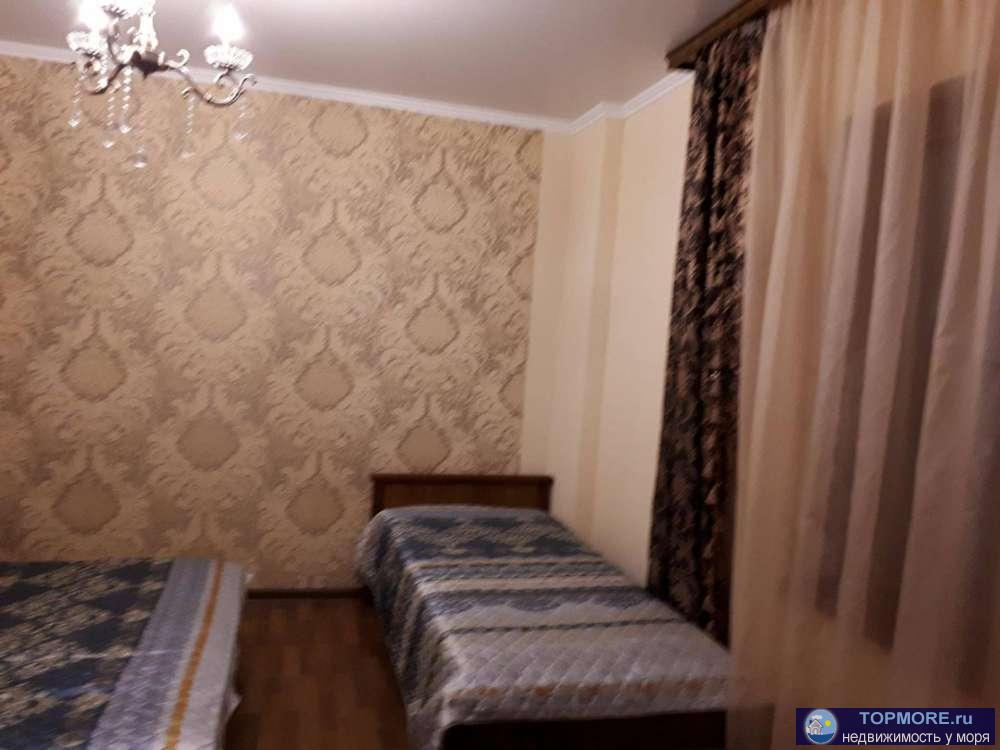 Комфортабельные 2-х, 3-х местные номера в 10 минутах , прогулочным шагом , от центрального песчаного пляжа. Рядом... - 1