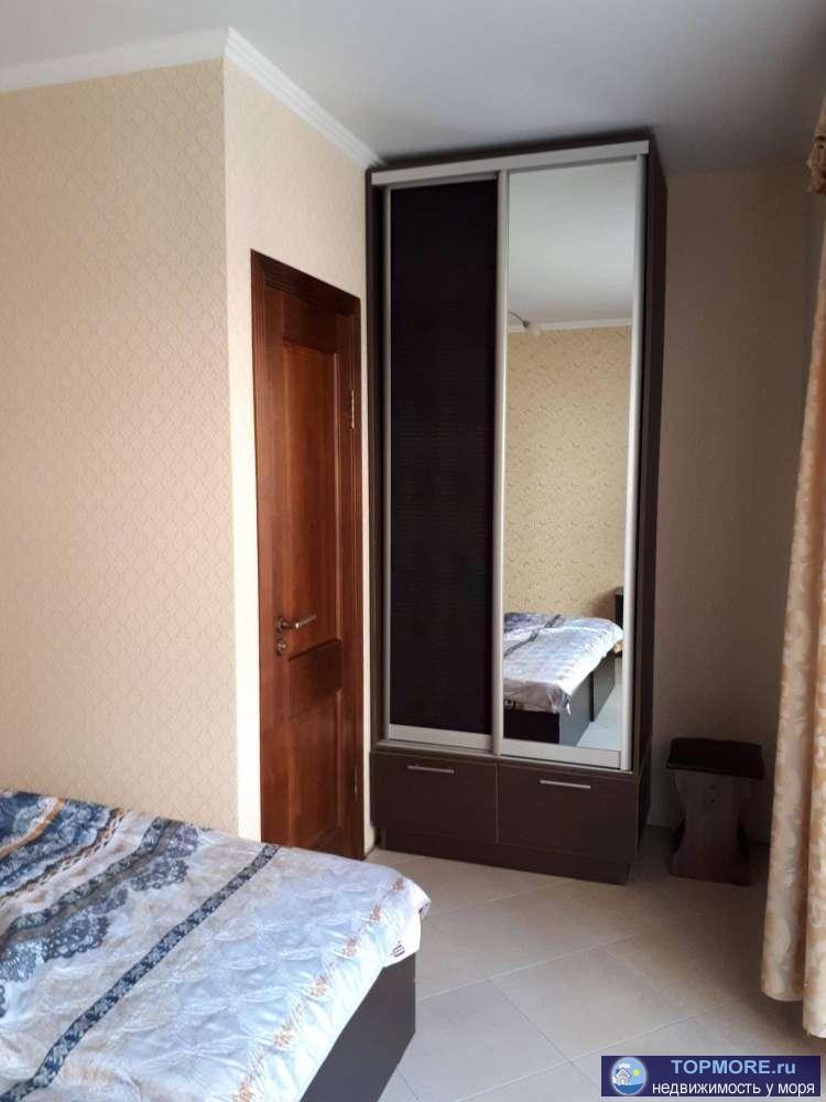 Комфортабельные 2-х, 3-х местные номера в 10 минутах , прогулочным шагом , от центрального песчаного пляжа. Рядом... - 2