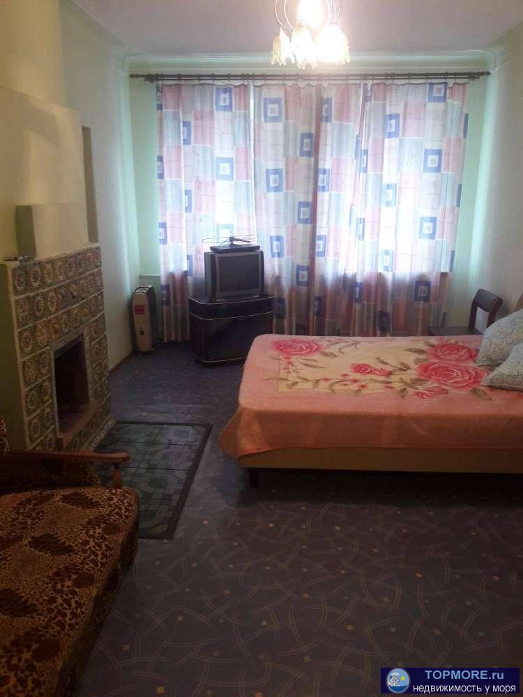 Сдается посуточно 2 к.кв в городе Геленджике по адресу ул. Луначарского,94. До моря 5 мин ходьбы. В квартире 2...