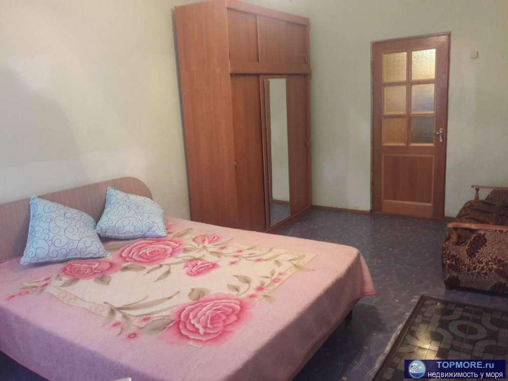 Сдается посуточно 2 к.кв в городе Геленджике по адресу ул. Луначарского,94. До моря 5 мин ходьбы. В квартире 2... - 2