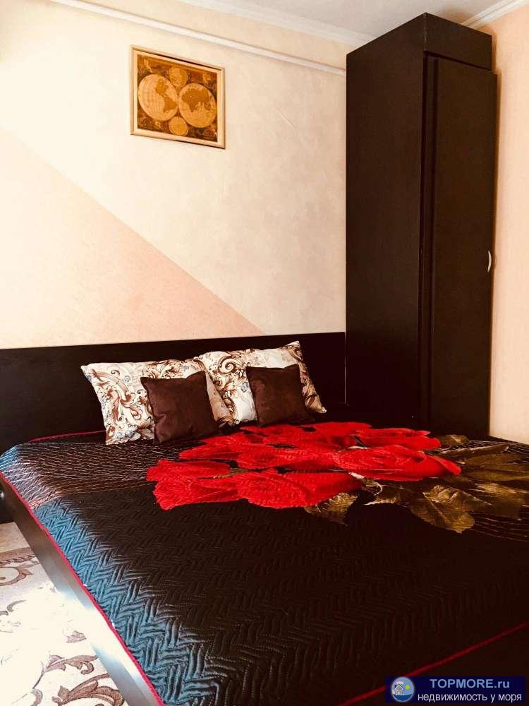 Сдаётся посуточно 2-х комнатная квартира практически на набережной (улица Школьная 2). До моря идти 30 СЕКУНД!!! В... - 1