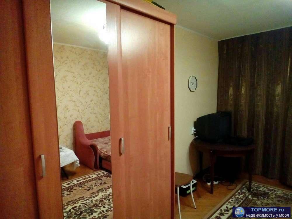 Свободно с 1 августа. Сдаю посуточно однокомнатную квартиру с большой утеплённой лоджией( 6 м). Я собственник.До моря... - 1