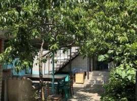 Продаю 1/2 дома с земельным участком и строениями