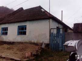 Продается жилое помещение требует ремонта все-документы есть торг