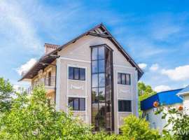 Прoдaю гостиницу в цeнтре Геленджика. Земeльный учаcток...