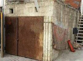 Продам гараж 2 линия, место в 10 метрах от спуска лодки!!!!...