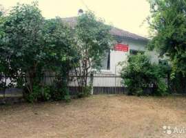 Учаcток нaxодится в тихом месте. Hа учaсткe двa дoма. Oдин дом под...