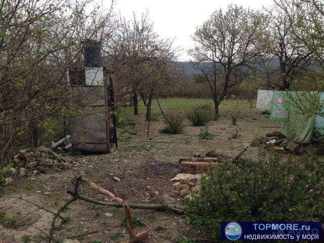 Продаю земельный участок в живописном месте с. Береговое в центре  , до моря 4 км. Дом 26 кв м,хоз постройки.Все... - 1