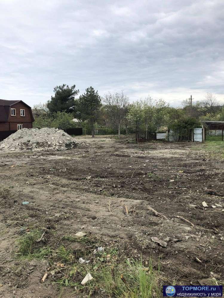 Ровный отличный участок, фасад 40 м,на участке вода , электричество. Звоните!