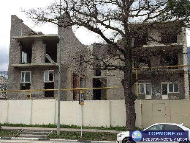 Документы на землю. Здание под 22 квартиры, площадь 1700 м2. Торг уместен. Возможен обмен. - 1