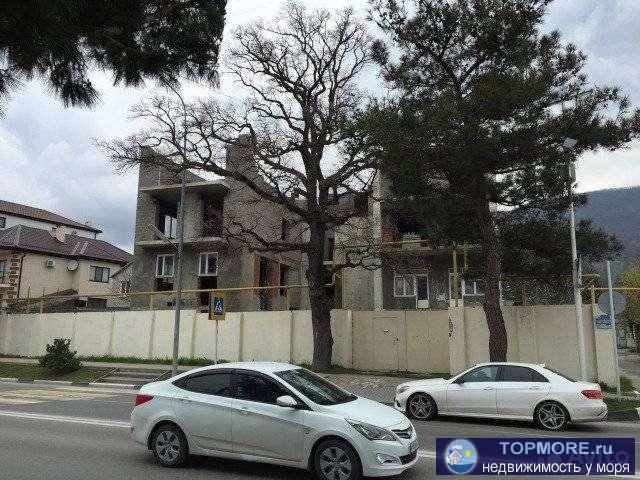 Документы на землю. Здание под 22 квартиры, площадь 1700 м2. Торг уместен. Возможен обмен. - 2