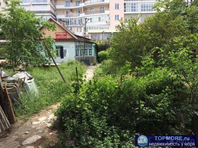 Срочно! Продаётся зем.участок в первой береговой зоне(до моря реально 100 м.) с небольшим саманным домом, около 32м2.... - 1