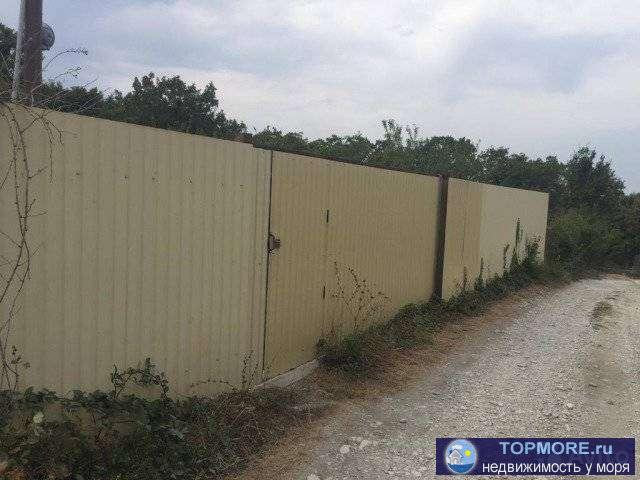 СОБСТВЕННИК.Продам участок. Забор 2 метра из проф настила с фундаментом. Ровный. Свет  сад ( вишня черешня инжир...