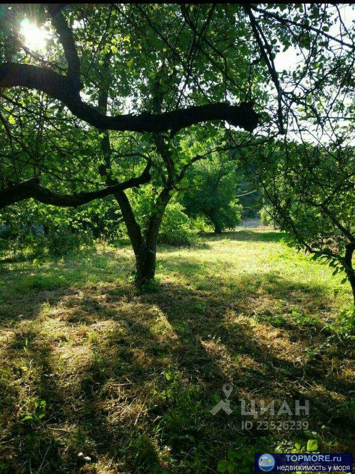 Находится на ул. Советской в красивейшей  долине с интересной историей . Участок ровный, по факту 12 соток, так как...