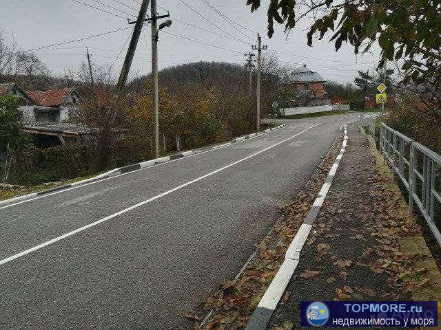 Продаю угловой ровный участок 11 соток в с. Адербиевка. Газ, свет на участке, вода- колодец, канализация- септик. На... - 2