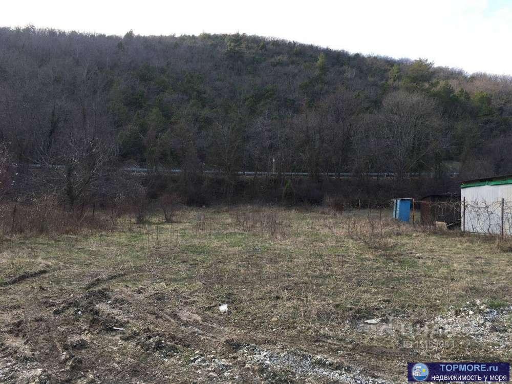 Участок находится в живописном месте черноморского побережья, в п. Прасковеевка в 3-х км от моря и 25 км. от...