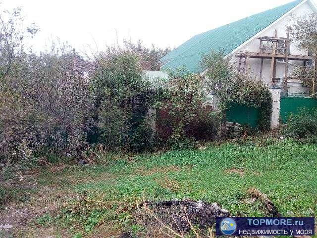 Участок 6 соток по ул.Колхозной ,все вопросы по телефону.