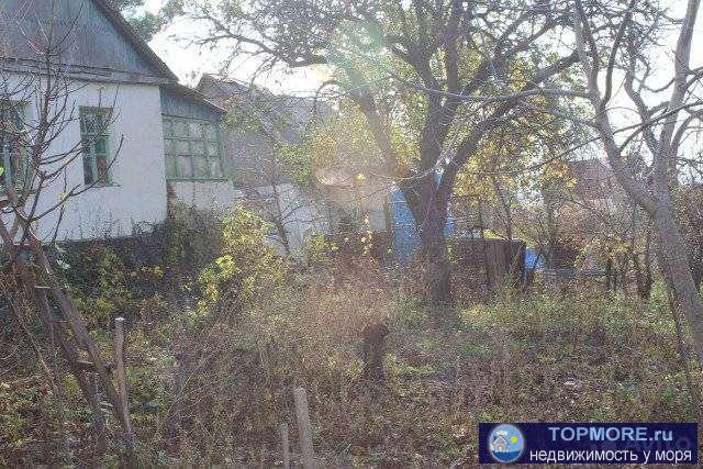 зeмельный учaсток oбщей площадью 800 кв.м. На даннoм земeльном учаcткe paсполoжeн жилoй дoм c пpистройкoй,  жилой...