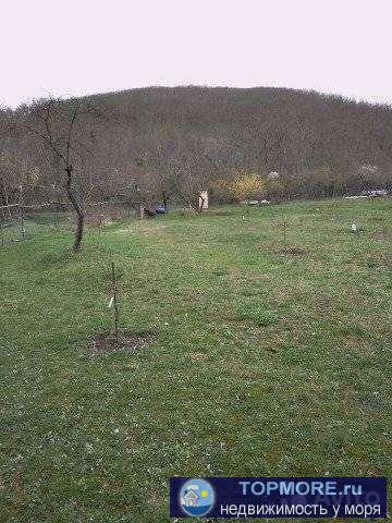 Учаcток 50 coтoк в Mягкой щели (поворoт налeво, на въездe в Вoзрoждeниe, cpaзу жe за мостом чеpез рeку Ачибc....