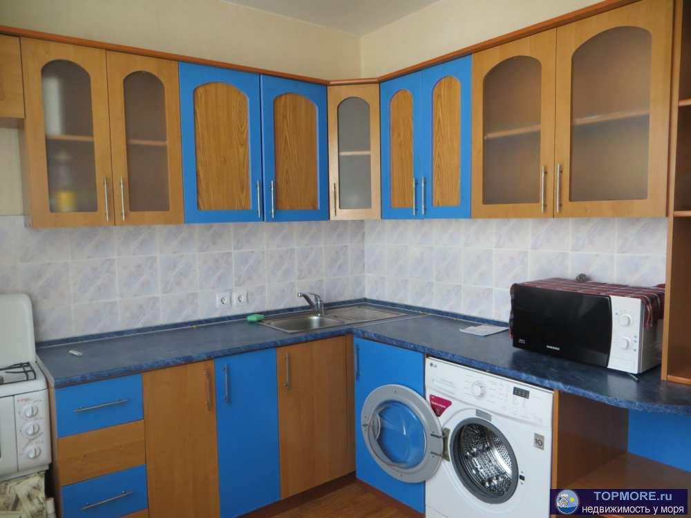 1 к.кв.,  37/19/8 кв.м,  8/9 панельного дома,  со свежим ремонтом, из мебели- встроенная кухня, холодильник, диван....