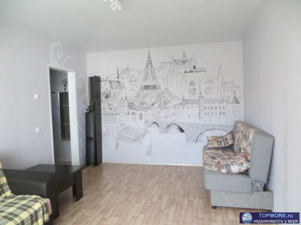 1 к.кв.,  37/19/8 кв.м,  8/9 панельного дома,  со свежим ремонтом, из мебели- встроенная кухня, холодильник, диван.... - 1