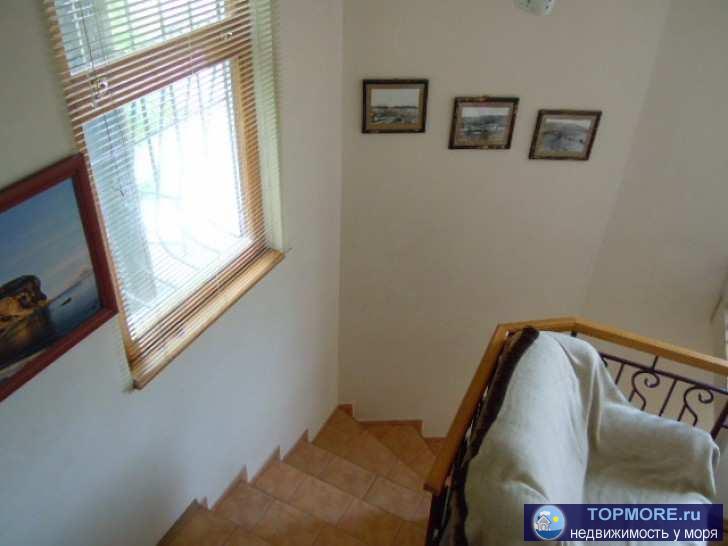 Предлагаю в аренду без посредников от хозяина коттедж в центре Ялты. Коттедж расположен рядом с собором  А.Невского в... - 15