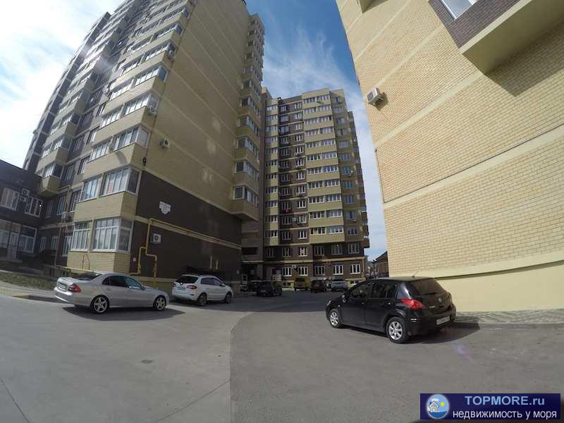 Продается квартира с дизайнерским ремонтом в новом кирпичном доме в Анапе  Площадь (общ\жил\кухня): 61.68/34.49/12.73... - 18