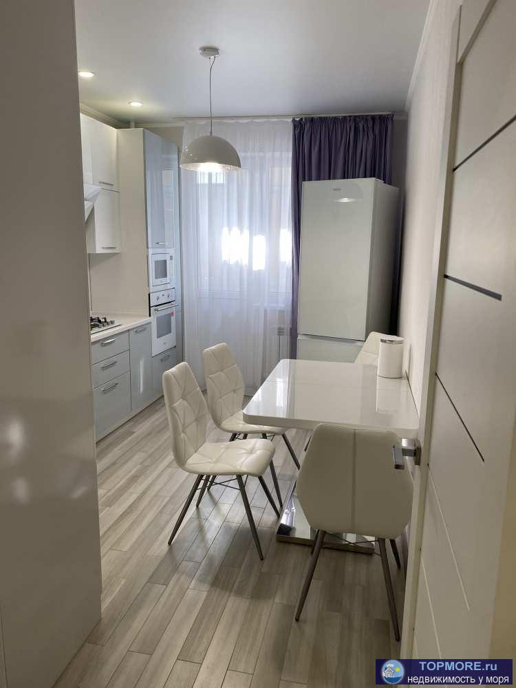 Площадь (общ\жил\кухня): 46.3/18.1/11.8   Продается просторная квартира в новом обжитом доме в городе-курорт Анапа.... - 1