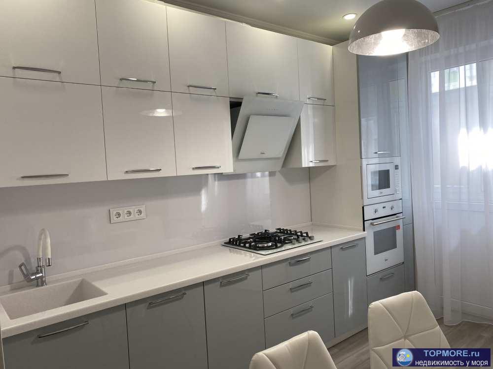 Площадь (общ\жил\кухня): 46.3/18.1/11.8   Продается просторная квартира в новом обжитом доме в городе-курорт Анапа.... - 3