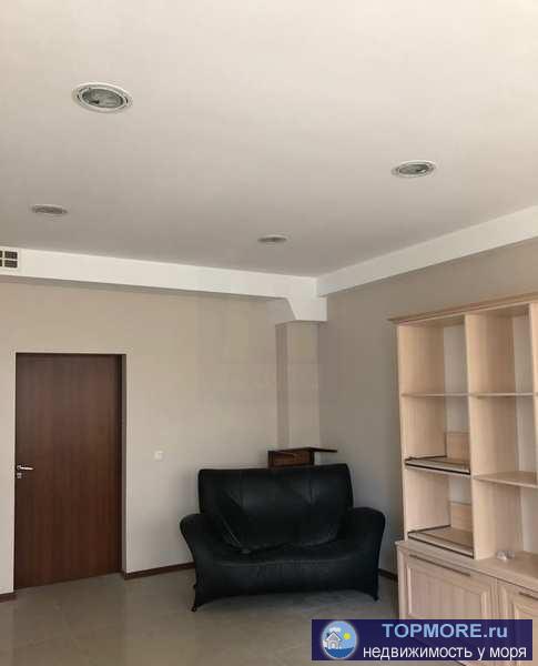 Сдается помещение, без комиссии агентству! 5,9 м х 5,5 м ( 32 м2) на 2 этаже 3-х этажного здания, которое находится...