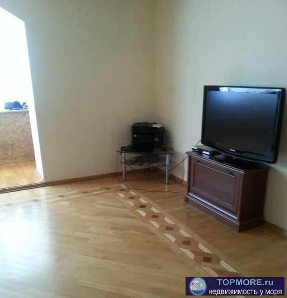 Продается уютная  квартира с бытовой техникой, везде итальянский паркет. Просторная кухня 19,2 кв.м оборудована...