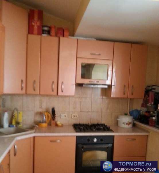 Продается уютная  квартира с бытовой техникой, везде итальянский паркет. Просторная кухня 19,2 кв.м оборудована... - 1