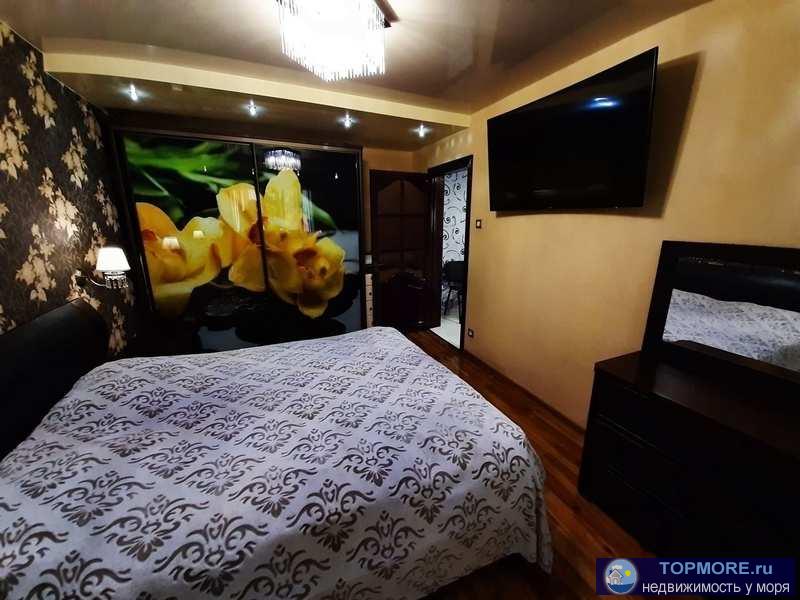 Продается уютная четырехкомнатная квартира в лучшем районе Севастополя! Сделан качественный дорогой ремонт. Полы -... - 1