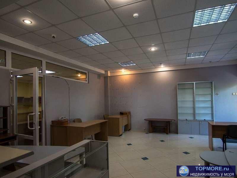 Сдается в аренду офисное помещение в центре города по улице 4-я Бастионная. Общая площадь - 146 кв.метров.  Есть сан....