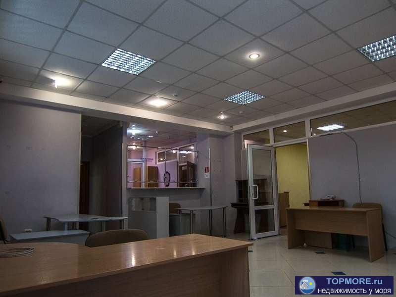 Сдается в аренду офисное помещение в центре города по улице 4-я Бастионная. Общая площадь - 146 кв.метров.  Есть сан.... - 1