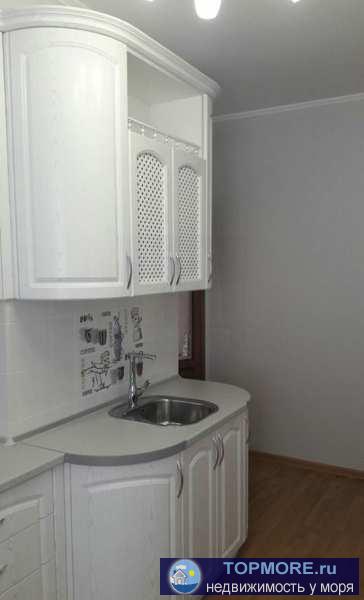 Сдается уютная  однокомнатная мебелированная квартира с ремонтом в новом доме, на Античном. В квартире есть все для... - 1