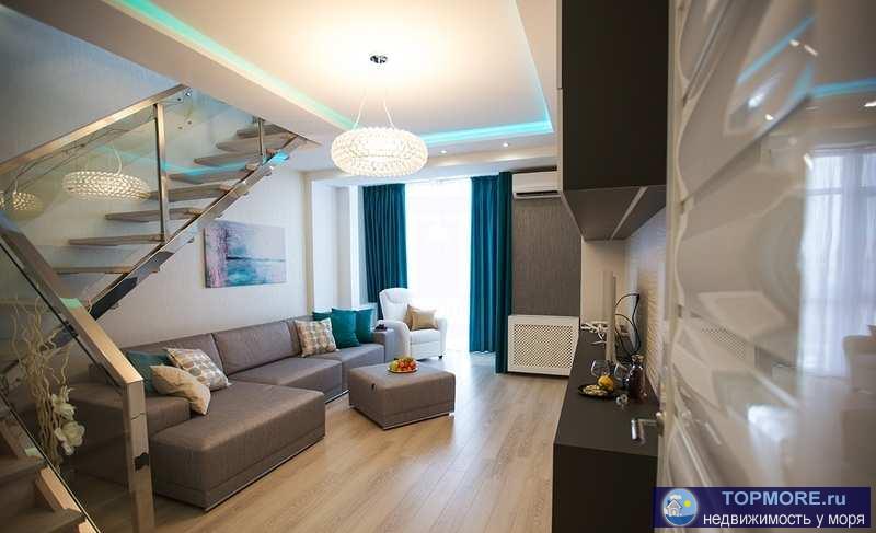 В продаже красивая, уютная и комфортная трехуровневая квартира на пр-те Античный. Общей площадью 117 м2 с...